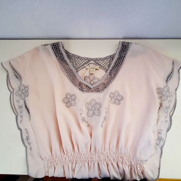 FILIPINO STYLE EMBROIDERED BLOUSE - Picture 4 of 15